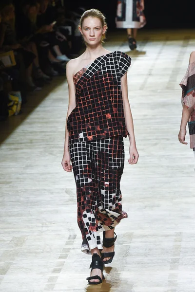 Look 43